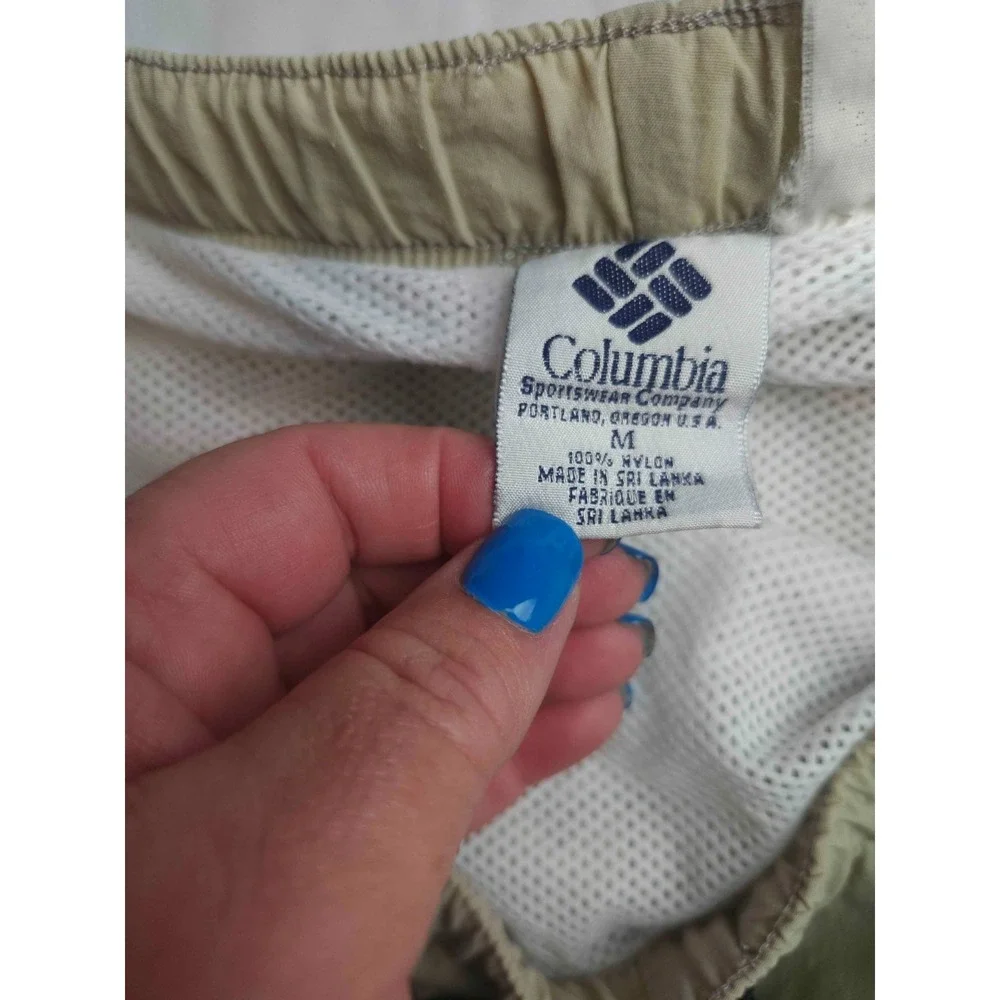 Columbia Sportswear Utility Cargo Shorts Mens Medium Tan Adjustable Waist Hiking